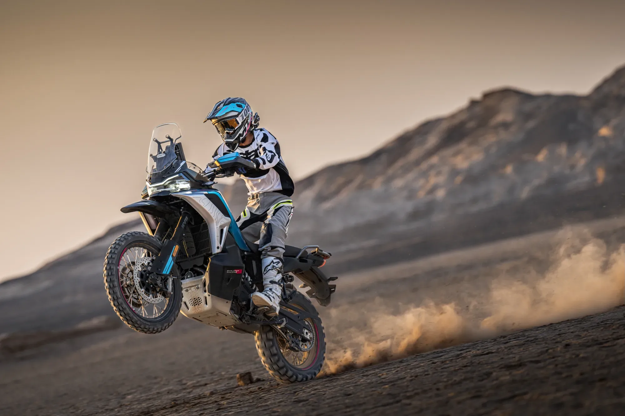 CFMOTO 1000MT-X: Litrový dravec, co vrací radost z pořádnýho bahnění